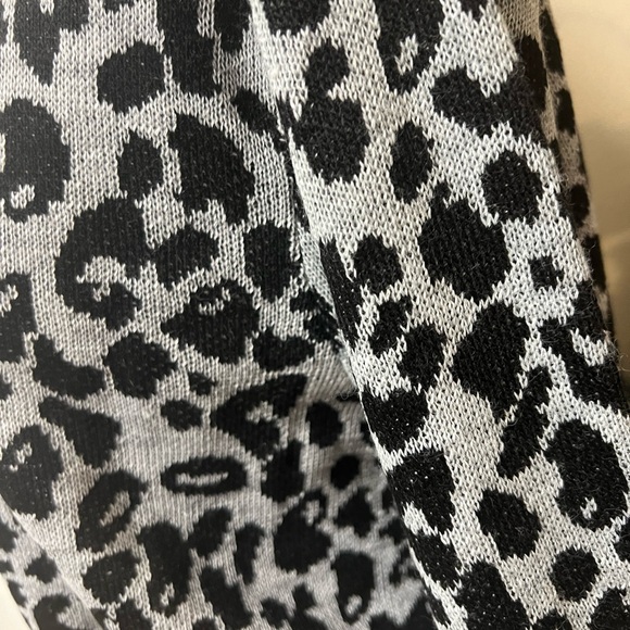 Nine West Leopard Cardigan SIZE M. - Picture 6 of 14